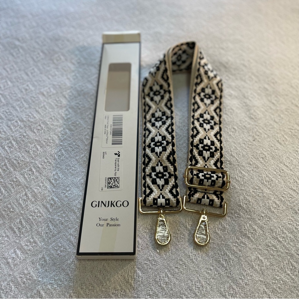 GINJKGO  Black‎ and Crean  Patterned Strap NWT